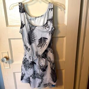 Cupshe brand size M 1-piece shorts romper with pockets- NWT